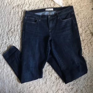 Gap skinny jeans. Dark blue wash